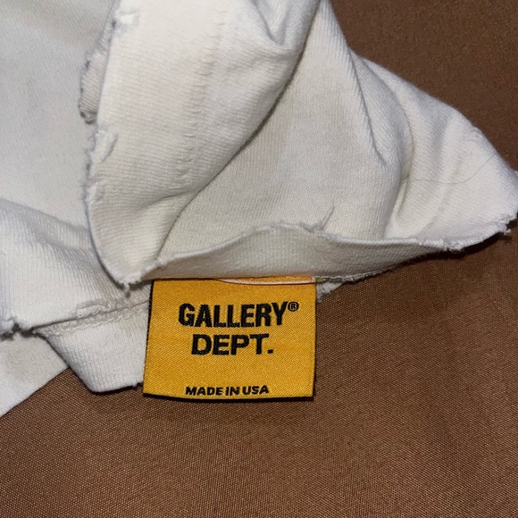 Gallery Dept "Batteries Dead" T-Shirt - Picture 4 of 4